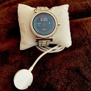 Michael Kors Access Sofie Smart Watch Model: DW5B